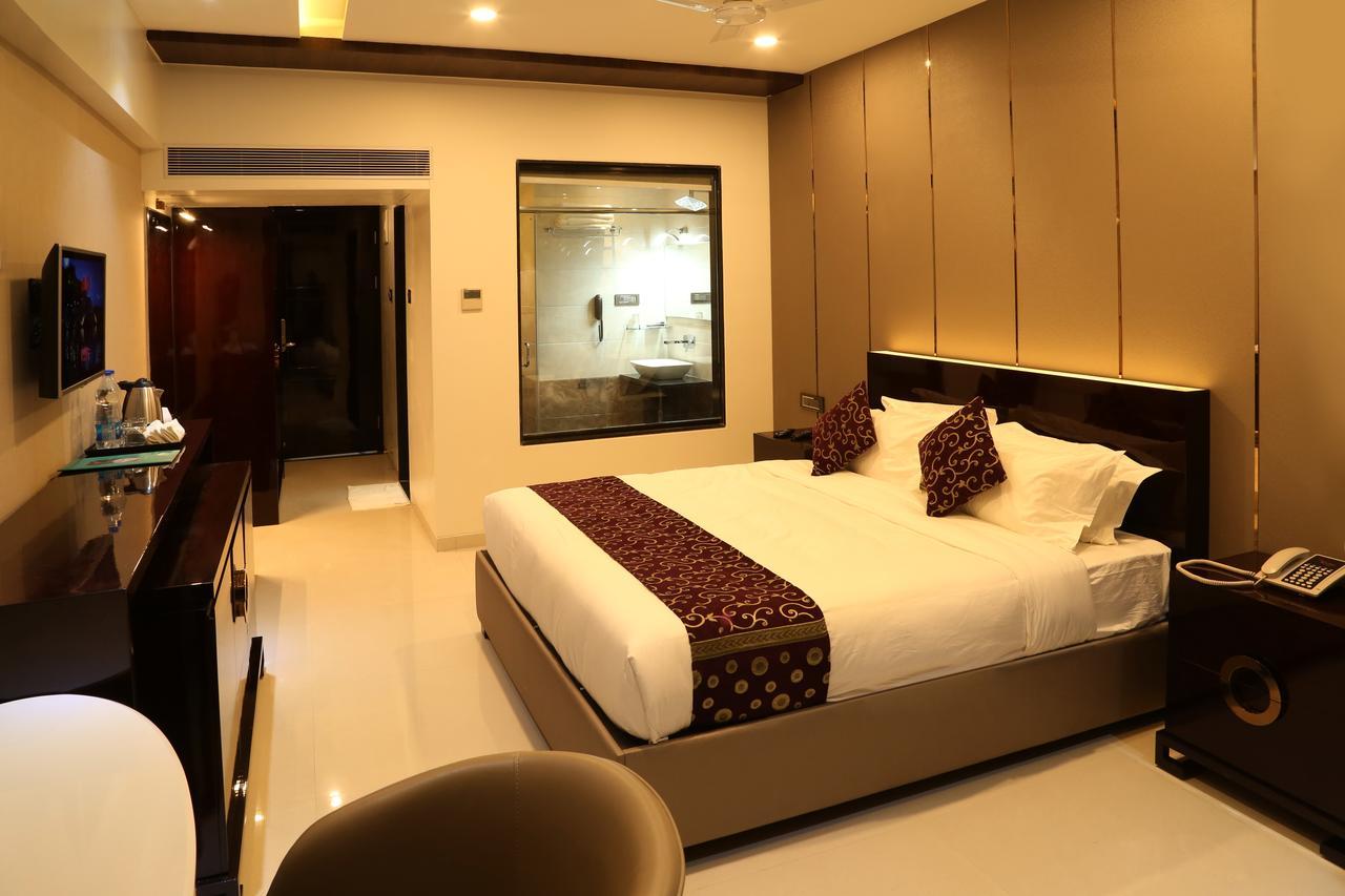 Hotel Atithi Aurangabad  Exteriör bild